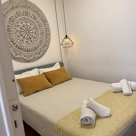 Regueira Gold Com Terraco Appartamento Lisbona